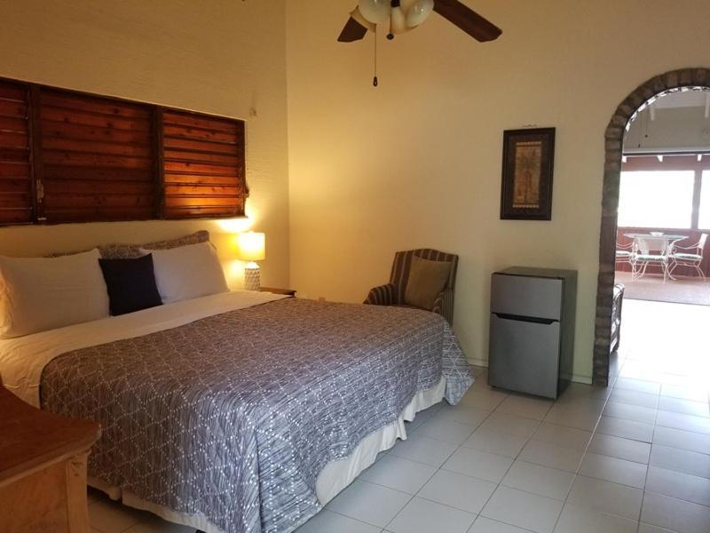 Water Island Hotel & Villas Esterno foto