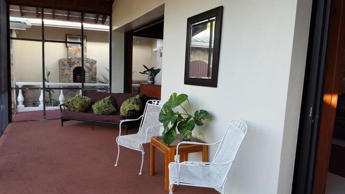 Water Island Hotel & Villas Esterno foto